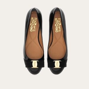 Ferragamo Varina ballet flat size 7.5